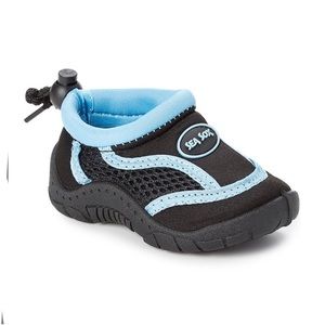 NWT Sea Sox  Size 4 Black & Aqua Kids Water Shoe